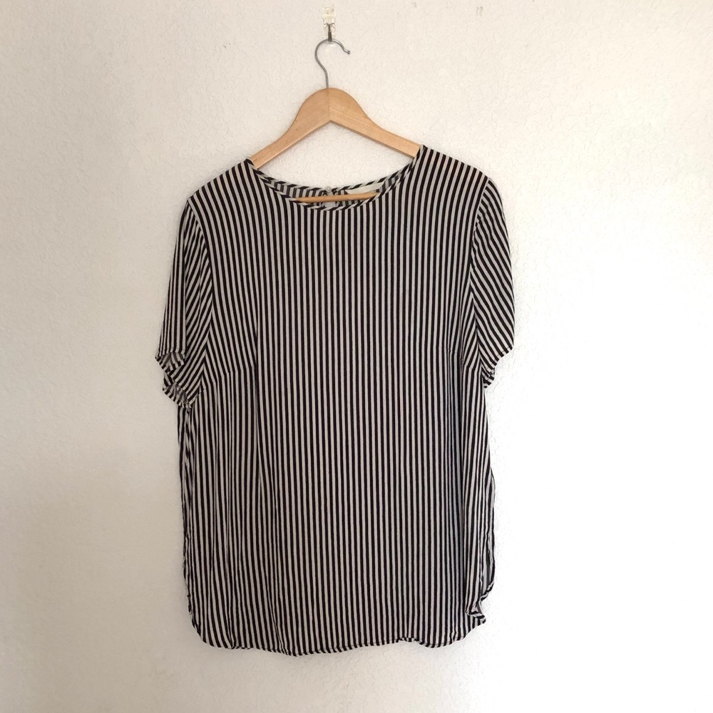 H&M Black and White Striped Top 18